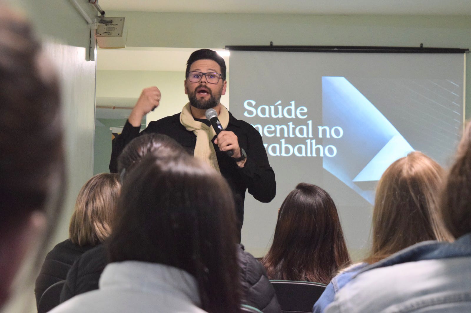 Semana da SIPAT é marcada por palestra sobre saúde mental