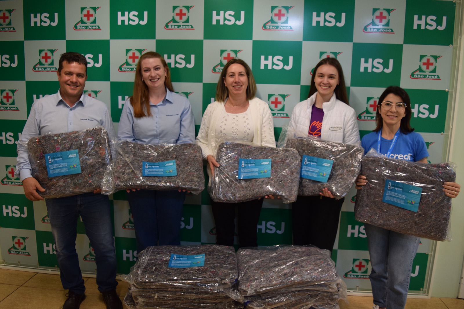 Hospital São José rebece doação de cobertores