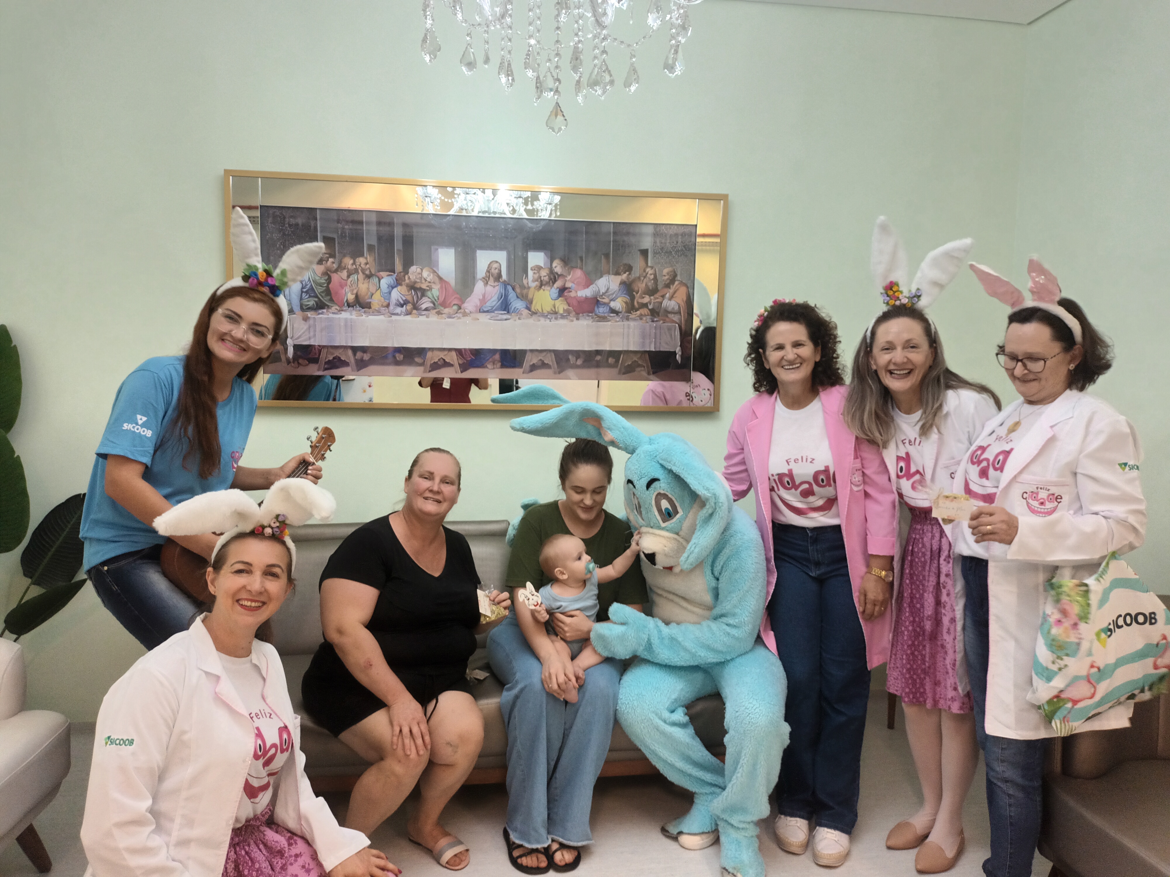 Hospital São José celebra a Páscoa com música, visita do coelhinho e missa