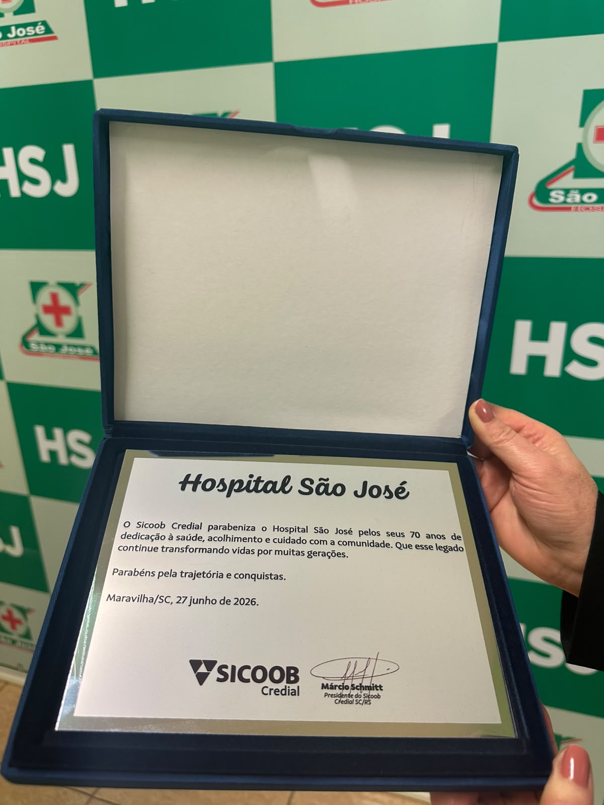 Celebração e Gratidão: Hospital São José recebe homenagem da Sicoob Credial pelos seus 70 anos
